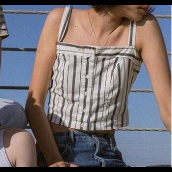 Brandy Melville Tops - Brandy Melville square neck cropped tank